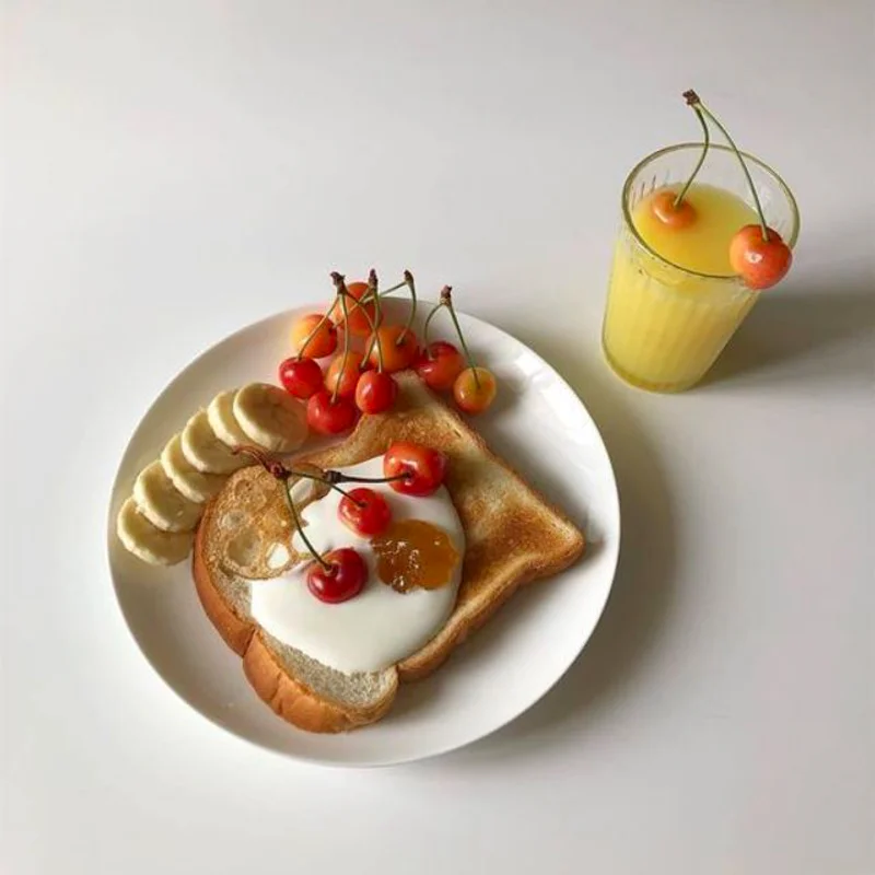 อาหารเช้าง่ายๆ ด้วย 'ขนมปังแผ่น' หยิบมาบวกผลไม้หรือผักที่ชอบ อิ่มท้องได้สุขภาพ!