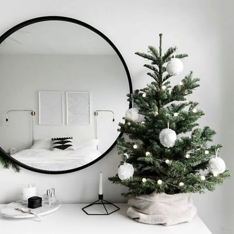 ไอเดียแต่งบ้านด้วย 'Mini Christmas Tree' เล็กๆ น่ารัก เพิ่มความสดใสได้เริ่ดๆ 