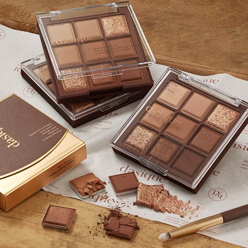 เห็นแล้วอยากกิน! DASIQUE Shadow Palette #Chocolate Fudge พาเลตต์โทนสีช็อกโกแลต แต่งตาสวยคมสะกดใจ 🍫