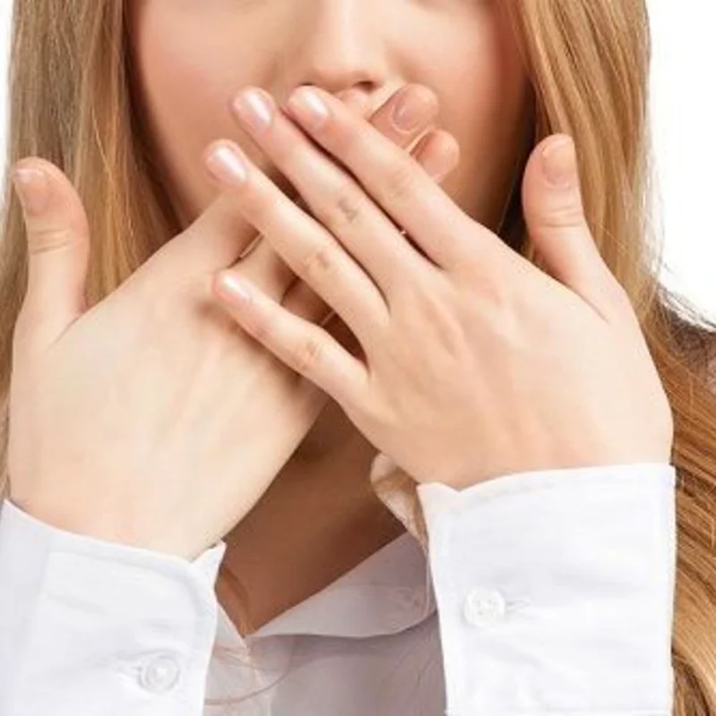 ปากหอมสดชื่น เสริมบุคลิกให้มั่น ! รวม 5 วิธีลดกลิ่นปาก “ มีกลิ่นปากแก้ยังไงดี? “ 👄✨